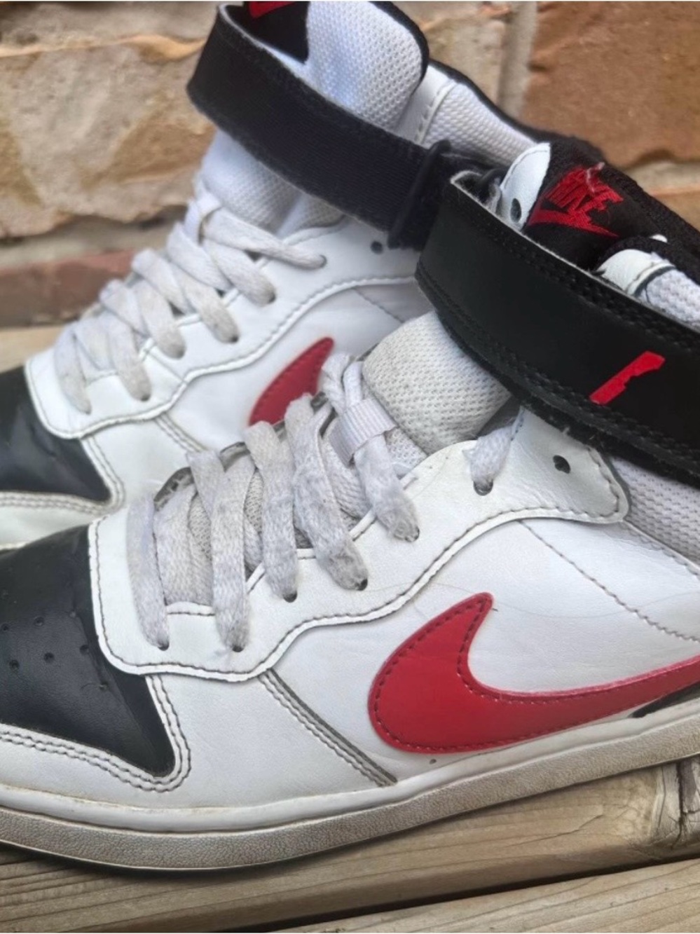 Nike Kids White Black Red High-Top Sneakers with Strap - Picture 2 of 3